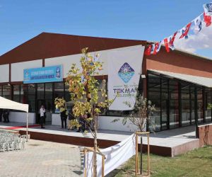 Erzurum’da Cahit Özaslan Kültür Merkezi hizmete açıldı