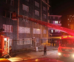 Apartman dairesinde korkutan yangın