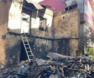 Mersin’de bir evde çıkan yangın 6 eve daha sıçradı