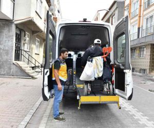 Esenyurt Belediyesinden hasta ve engelli vatandaşlara ulaşım hizmeti