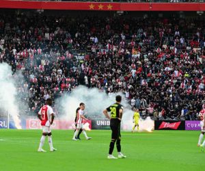 Ajax - Feyenoord maçı yarıda kaldı