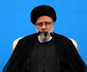 İran Cumhurbaşkanı Reisi: “Siyonist rejim ile Arap ülkeleri arasındaki ilişkileri normalleştirmeye yönelik ABD öncülüğündeki çabalar hiçbir zaman başarılı olamayacak”