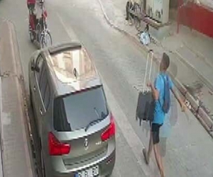 Tespih ve para dolu çantayı alıp böyle kaçtı