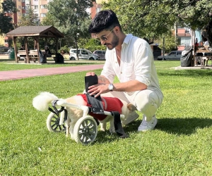 Köpeği felç kaldıktan sonra Müslüman oldu