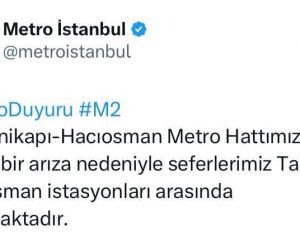 İstanbul’da metro bozuldu vatandaşlar raylarda yürüdü