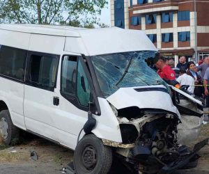 Samsun’da tır öğrenci servisi ile çarpıştı: 1 ölü, 6 yaralı