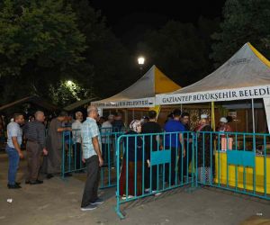 Kandil Gecesi Büyükşehir camilerde ikramda bulundu
