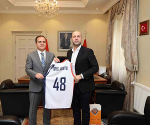 Çağdaş Bodrumspor Basketbol Kulübü Başkanı Çağlar’dan Vali Akbıyık’a ziyaret