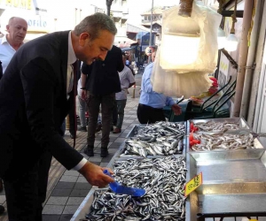 Eski Adalet Bakanı Gül, Bartın’da esnafı ziyaret etti