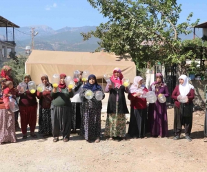 Bulaşıkların tezgahın boyunu geçtiği Hatay Hassa’da susuzluğa bidonlu tepki
