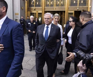 Türkiye karşıtı ABD’li senatör Menendez, hakkındaki yolsuzluk ve rüşvet suçlamalarını reddetti