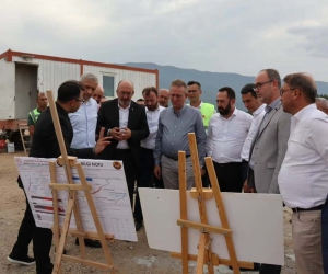 Simav’da yapımı devam eden yollarda inceleme