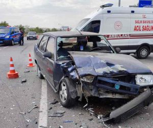 Kırıkkale’de iki otomobil çarpıştı: 1’i bebek 3 yaralı