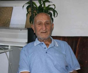 Düzce’nin en eski öğretmeni Mahmut Hoca 99 yaşında hayatını kaybetti