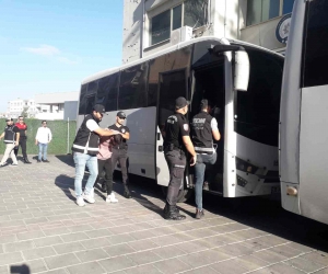 İzmir’de adliye önündeki çatışmayla ilgili 17 tutuklama