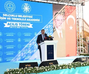 Bakan Tekin: “Eğitim öğretimi sadece okulda yürütülen bir süreç olarak görmüyoruz”