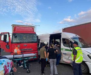 Tekirdağ’da yolcu minibüsü ile kamyon çarpıştı: 6 yaralı