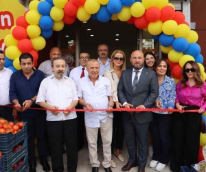 Özhan Market’in Uğur Mumcu şubesi açıldı