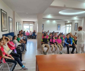 Kütahya’da öğretmen ve öğrencilere, “İyilikte Yarışan Sınıflar” projesi tanıtıldı