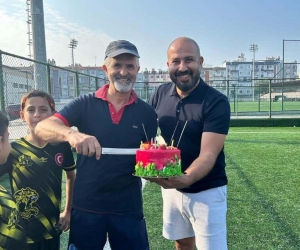 63. yaşını da yeşil sahalarda kutladı