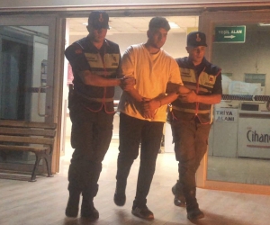 Yol verme kavgasında 1 kişiyi tabancayla öldüren ağabey ve kardeşi adliyeye sevk edildi