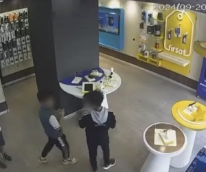 30 saniyede 195 bin lira değerindeki telefonları çaldı