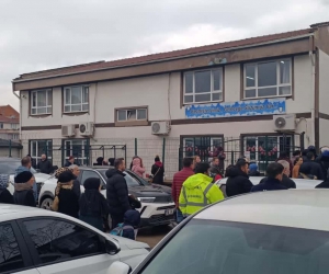 İshakpaşa İlkokulu Giriş Çıkış Sorunu Çözülemiyor: Veliler Çözüm Bekliyor