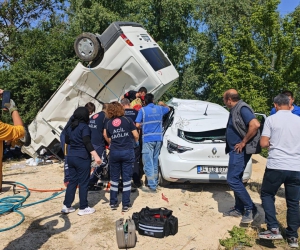 İnegöl 1. OSB’de Trafik Kazası: 4 Kişi Yaralandı