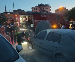 İnegöl Devlet Hastanesi Otoparkında Otomobil Yangını Paniği