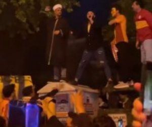 İnegölde imamdan Fenerbahçe tabutu önünde tekbir