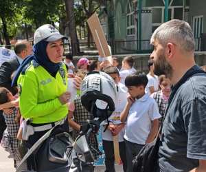 İnegöl'ün minik trafikçileri iş başında