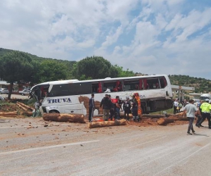 Katliam gibi kaza 8 ölü 28 yaralı
