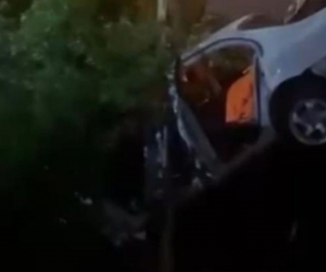 Kontrolden çıkan otomobil bahçeye uçtu : 1 yaralı