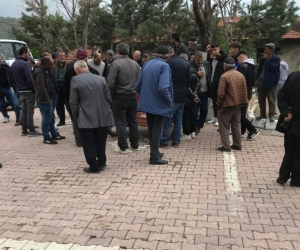 O köyün sakinleri korkudan eve giremiyorlar