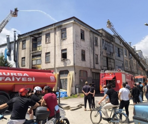 Sanayide büyük yangın! Korkuyla izlediler