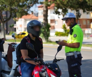 Bu hatayı yapan 100 bin kişinin ehliyeti gitti!