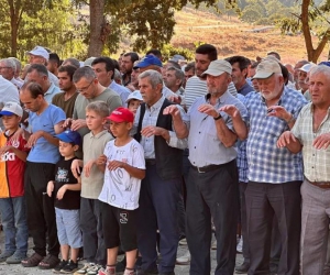 Aşırı sıcak ve yangınlar sonrası yağmur duasına çıktılar