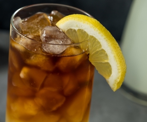 Yazın Vazgeçilmezi: Ferahlatıcı Kahveli Limonata Tarifi
