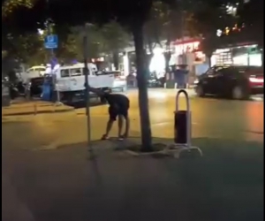 İnegöl'de alkolün dozunu kaçıran genç böyle görüntülendi