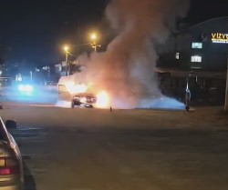 İnegöl'de cadde ortasında cayır cayır yandı!