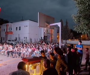 İnegöl'de çocuklar sürpriz etkinlikle doyasıya eğlendi
