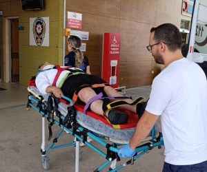 İnegöl'de otobüs tıra çarptı! 1 yaralı