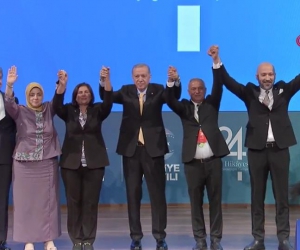 Özlem Çerçioğlu AK Parti'ye katıldı!