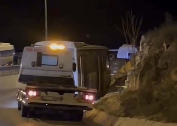 İnegöl'de iki servis minibüsü çarpıştı: 7 yaralı