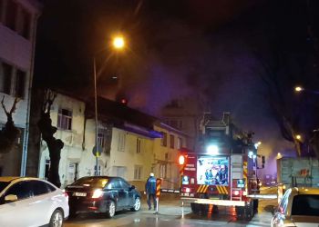 Mahmudiye Mahallesi'nde Ahşap Bina Yangını Söndürüldü