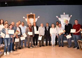 Tepebaşı muhtarları bowling turnuvasından buluştu