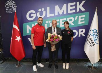 Başkan Şadi Özdemir bir günde bin 400 kişiyi ağırladı