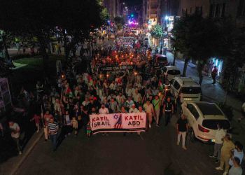 Yıldırım’da Filistin için meşaleli yürüyüş