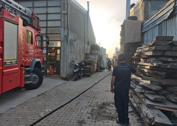 Sanayide yangın! İtfaiye müdahale etti