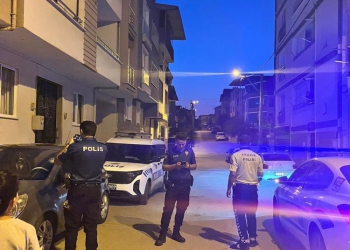 Bisikletiyle park halindeki araca çarptı: Hastaneye kaldırıldı